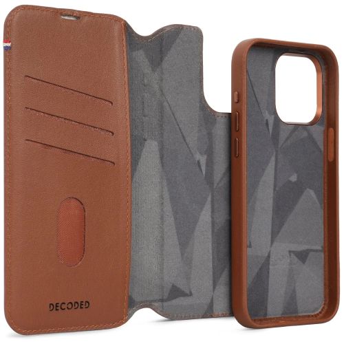 DECODED Leather Detachable Wallet Case w/MagSafe for iPhone 15 Pro - Tan